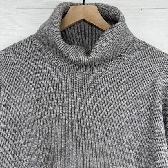 Free People Softly Structured Tunic Oversized Sweater Size S Gray Turtleneck - Picture 4 of 15